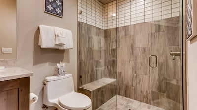 Queen suite on lower level ensuite