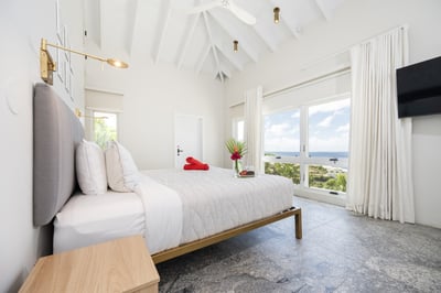 Luxury Villa Photo #35