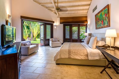 Luxury Villa Photo #16