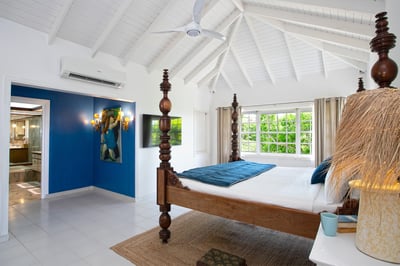 Luxury Villa Photo #28