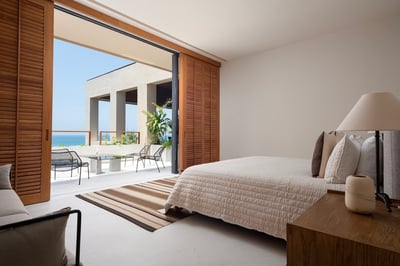 Luxury Villa Photo #18