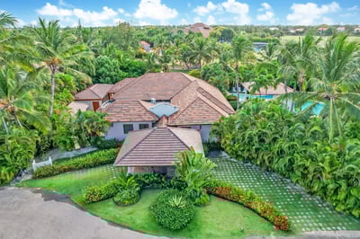 Luxury Villa Photo #37