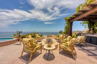 Luxury Villa Photo #9