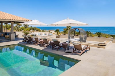 Luxury Villa Photo #3