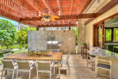 Luxury Villa Photo #15