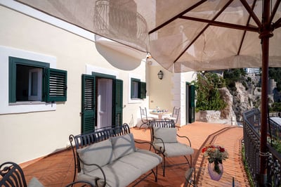 Luxury Villa Photo #13
