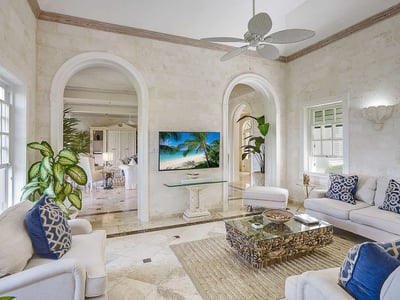 Luxury Villa Photo #15
