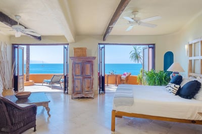 Luxury Villa Photo #24