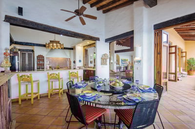 Luxury Villa Photo #27