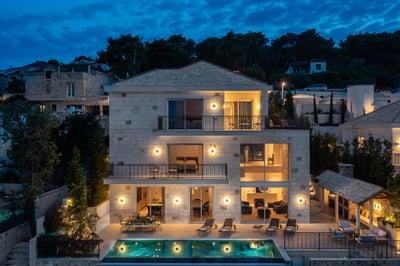 Luxury Villa Photo #2