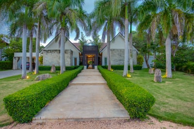 Luxury Villa Photo #47