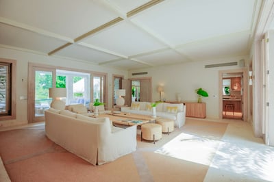 Luxury Villa Photo #23