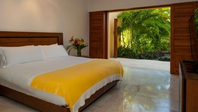 Luxury Villa Photo #17