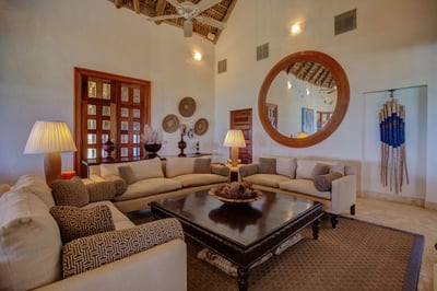 Luxury Villa Photo #22