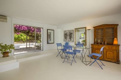 Luxury Villa Photo #9