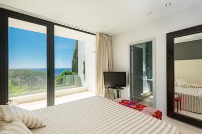 Luxury Villa Photo #31