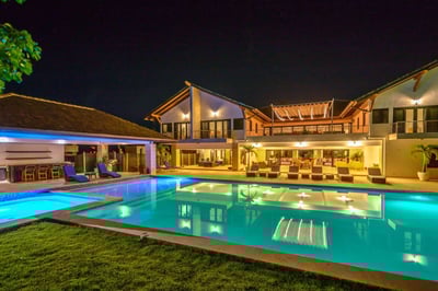 Luxury Villa Photo #4