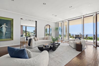 Luxury Villa Photo #11