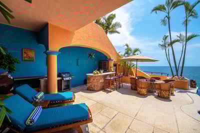 Luxury Villa Photo #6