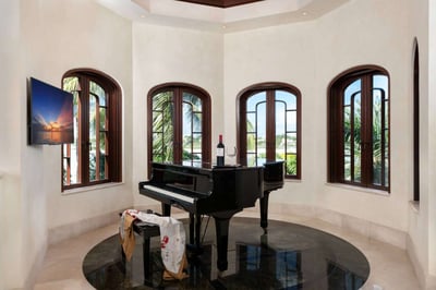 Luxury Villa Photo #25