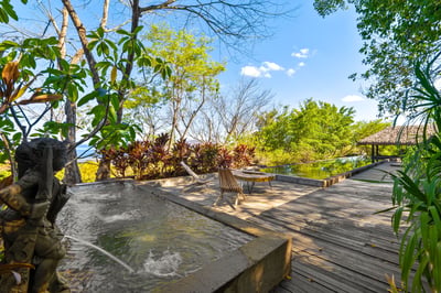 Luxury Villa Photo #40