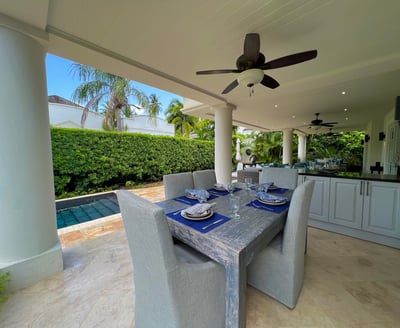 Luxury Villa Photo #6