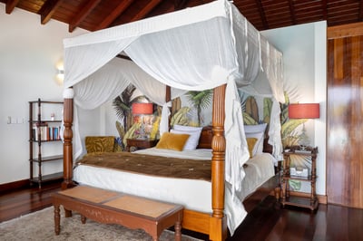 Luxury Villa Photo #24