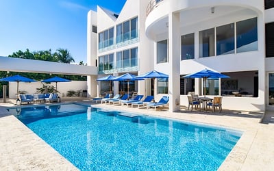 Luxury Villa Photo #8