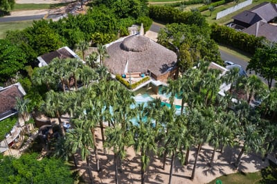 Luxury Villa Photo #3