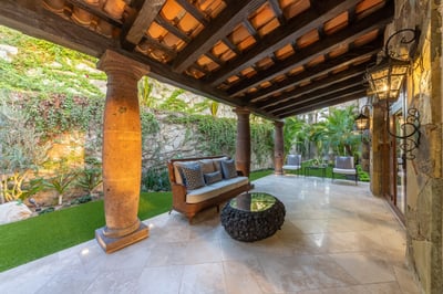 Luxury Villa Photo #38