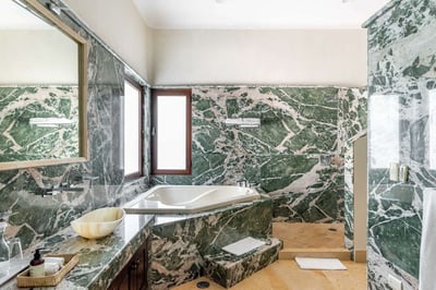 Luxury Villa Photo #40