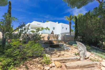 Luxury Villa Photo #11
