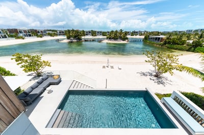 Luxury Villa Photo #6