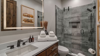 King ensuite 3 on lower level