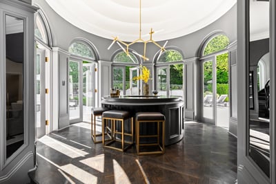 Luxury Villa Photo #18
