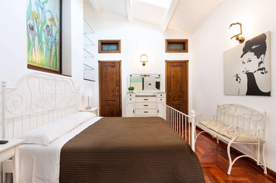 Luxury Villa Photo #38