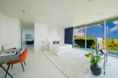 Luxury Villa Photo #35