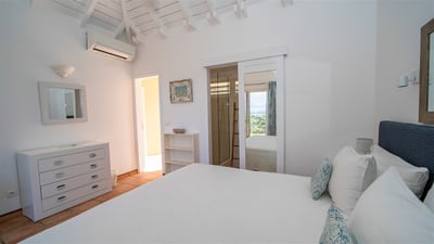 Luxury Villa Photo #26