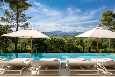 Luxury Villa Photo #2