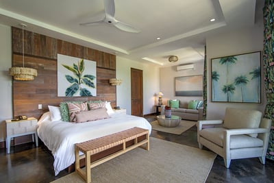Luxury Villa Photo #40