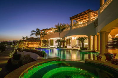 Luxury Villa Photo #5