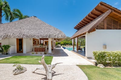 Luxury Villa Photo #17
