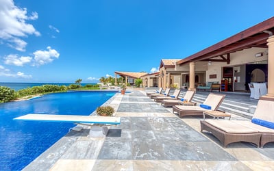 Luxury Villa Photo #9