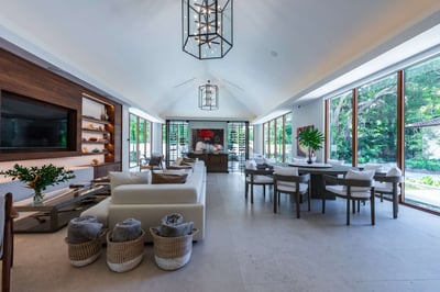 Luxury Villa Photo #16