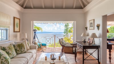 Living Area: Ceiling fan, HD-TV, Dish Network. 