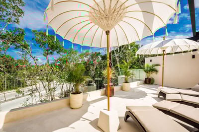 Luxury Villa Photo #4