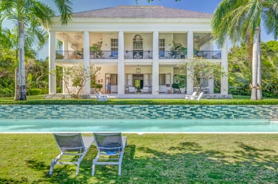 Luxury Villa Photo #3