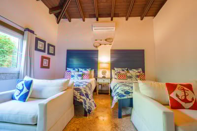 Luxury Villa Photo #37