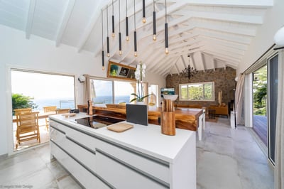 Kitchen & Dining Area