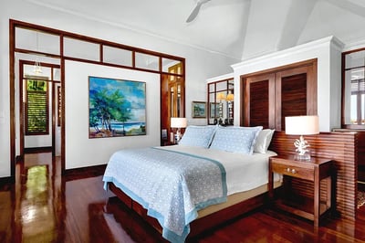 Luxury Villa Photo #22